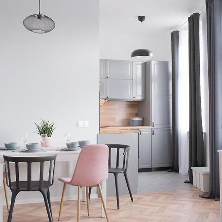 Apartament Magia Miasta Apartment เยเลเนียกูรา ภายนอก รูปภาพ